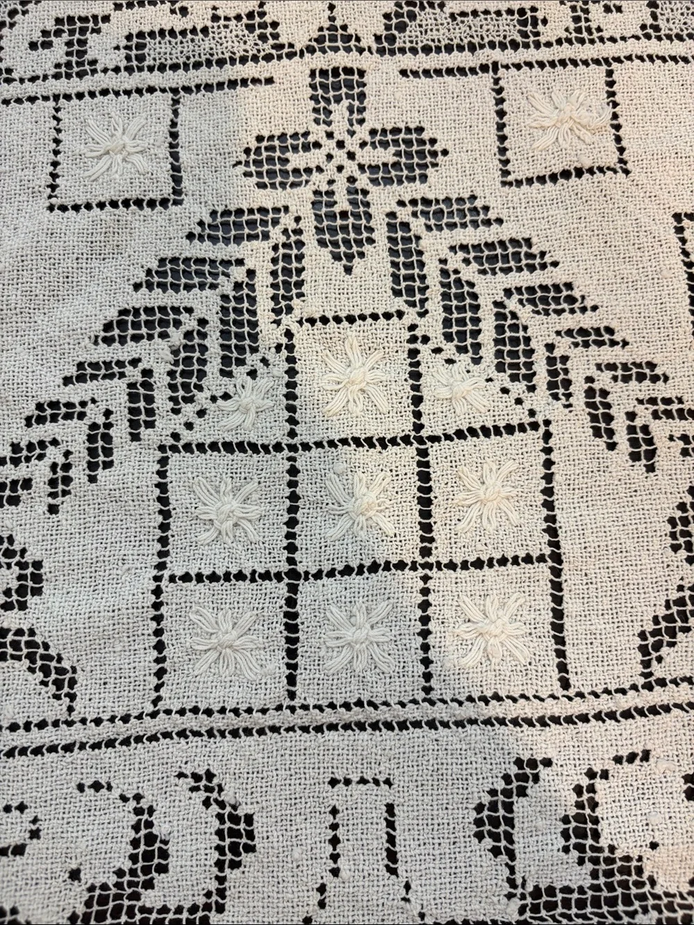 Elegant off White intricate Lace Tablecloth